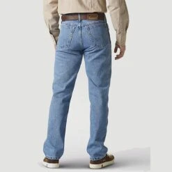 Wrangler Jeans: Men's Rugged Indigo 39902 RI Rugged Wear Classic Fit Work Jeans -Men Shoes Store 39902ri alt2editedit